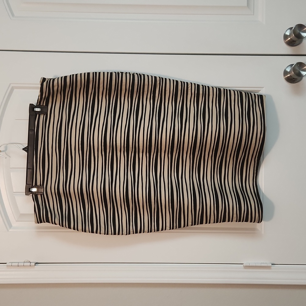 2X fitted midi skirt